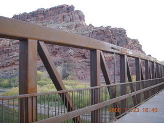 289 6pp. new Colorado River bridge in Moab