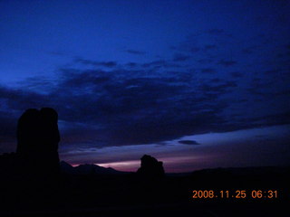 4 6pr. Arches National Park - Balanced Rock area pre-dawn