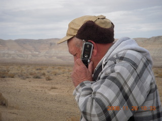 318 6ps. LaVar on cell phone at Sand Wash (WPT676) - flying with LaVar