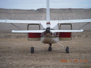 LaVar at Sand Wash (WPT676) - flying with LaVar