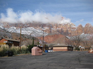 29 6qg. beth's Saturday zion-trip pictures - striking view and cloud-covered mountains going to zion