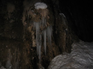23 6qk. debbie's Zion-trip pictures - pre-dawn icicles