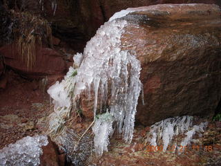 160 6qm. Zion National Park - Emerald Pools hike - icicles
