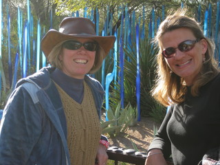 beth's Dale Chihuly pictures - Beth and Dita