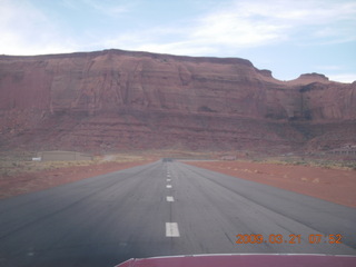 Monument Valley Airport (UT25) - no go-arounds