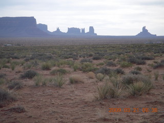 Monument Valley (UT25) run - horses