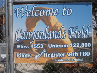 224 6ug. Canyonlands Airport (CNY)
