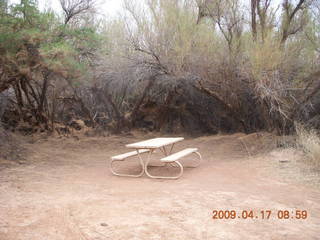 Canyonlands - Lathrop trail hike - picnic table