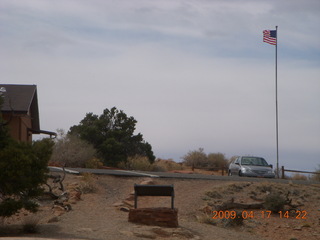 258 6uh. Canyonlands - windy flag