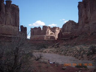 255 6uj. Arches National Park - Park Avenue hike