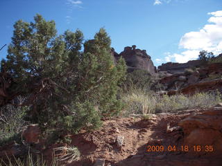 271 6uj. Arches National Park - Park Avenue hike