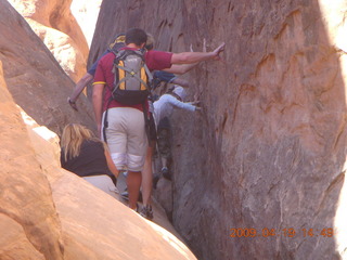 109 6uk. Arches National Park - Fiery Furnace hike - hikers