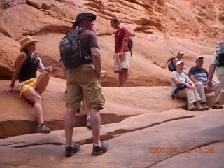 139 6uk. Arches National Park - Fiery Furnace hike - hikers