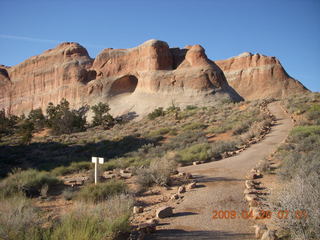 Arches National Park - Devil's Garden hike - Tunnel Arch