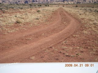 25 6um. Brown's Rim - runway, road to canyon