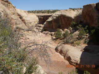 90 6um. Fry Canyon (UT74) - slot canyon