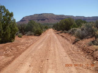 116 6um. Fry Canyon (UT74) - dirt road