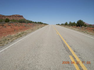 124 6um. Fry Canyon (UT74) - paved road
