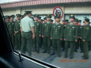 74 6xp. China eclipse - Guilin - uniformed people lined up