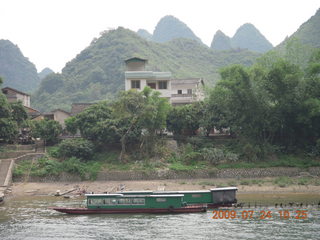 176 6xq. China eclipse - Li River  boat tour