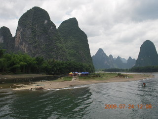 409 6xq. China eclipse - Li River  boat tour