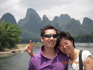 413 6xq. China eclipse - Li River  boat tour