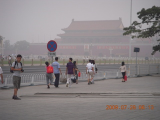 22 6xu. China eclipse - Beijing morning run - Tiananmen Square