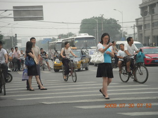 10 6xw. China eclipse - Beijing - pedestrians