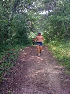 1043 6yh. Burnsville, Minnesota, trail run - Adam running