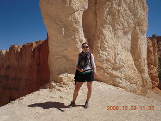 149 702. Bryce Canyon amphitheater hike - young Swiss miss