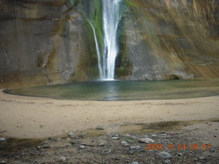 106 704. Escalante - Calf Creek trail - waterfall