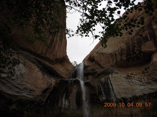 107 704. Escalante - Calf Creek trail - waterfall