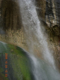 118 704. Escalante - Calf Creek trail - waterfall