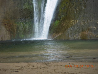 124 704. Escalante - Calf Creek trail - waterfall