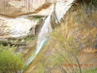 130 704. Escalante - Calf Creek trail - waterfall