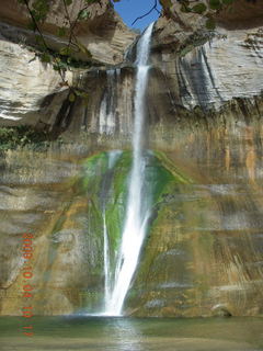 135 704. Escalante - Calf Creek trail - waterfall