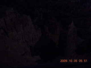 6 705. Bryce Canyon - rim from Fairyland to Sunrise - early dawn