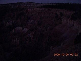 8 705. Bryce Canyon - rim from Fairyland to Sunrise - early dawn
