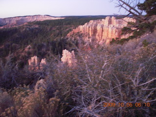 16 705. Bryce Canyon - rim from Fairyland to Sunrise