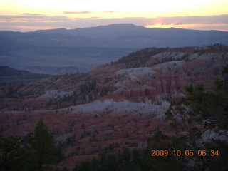 33 705. Bryce Canyon - rim from Fairyland to Sunrise