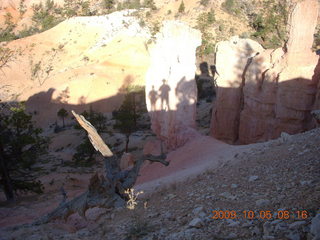 64 705. Bryce Canyon - Fairyland trail - our shadows