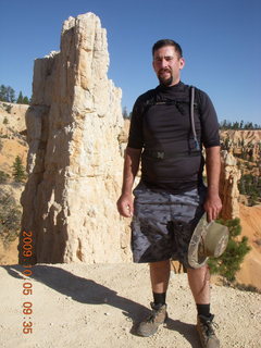76 705. Bryce Canyon - Fairyland trail - Neil