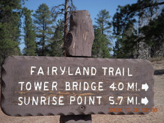 81 705. Bryce Canyon - Fairyland trailBryce Canyon - Fairyland trail sign