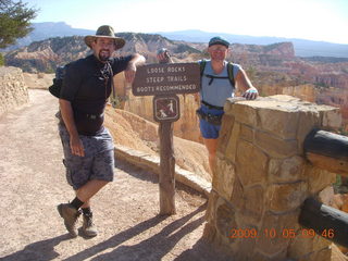 87 705. Bryce Canyon - Fairyland trailhead - Neil and Adam
