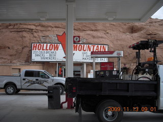 28 71d. Hanksville - Hollow Mountain gas and store