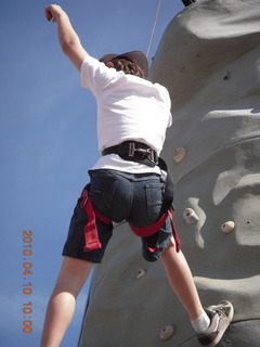 Gila Bend (E63) fly in - young guy climbing 'plastic pigs's nose' rocks