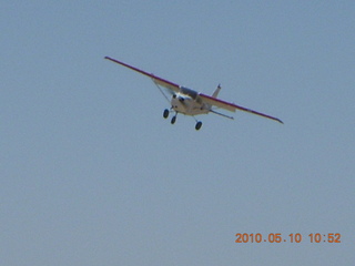 Alamo Lake airstrip - landing airplane