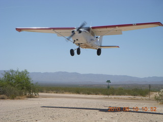 Alamo Lake airstrip - landing airplane