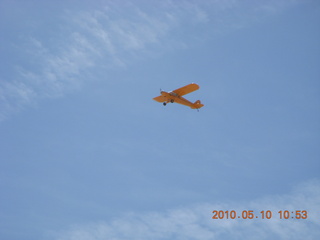 Alamo Lake airstrip - landing airplane