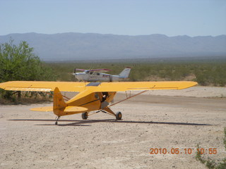 Alamo Lake airstrip - landing airplane